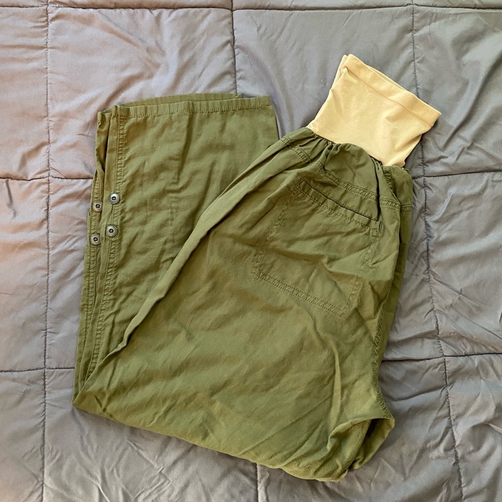 Motherhood Women Plus Size Maternity Pants 2x Cropped Roll Hem Capri Green